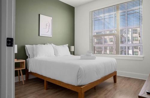 Oakford Park Apartment | Spectacular 1-Bedroom | Walk to Raymond James!