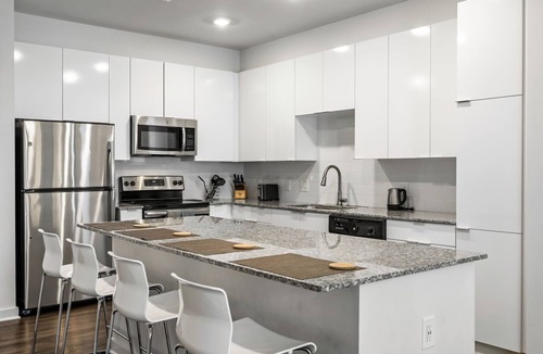 Midtown Apartment | Spectacular Apartments by BCA Furnished Apts
