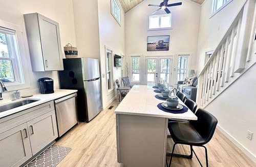 Tracy City Cabin | Spectacular Cabin Surrounded by Trees in Tracy City, Tennessee