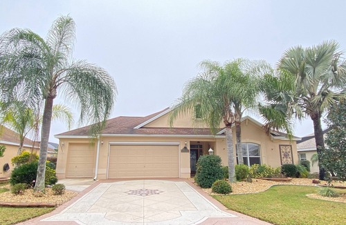 Hadley House | Spectacular Hot Tub w/Pool Home on Beautiful Golf Course View,BBQ, & WiFi!