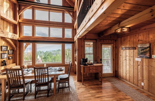 Townsend Cabin | Spectacular Mtn view ☛Hot Tub ☛Fire pit ☛Sleeps 13 ☛