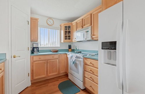 Marineland Acres House | Spectacular Ocean-View Home/1 minute walk to beach