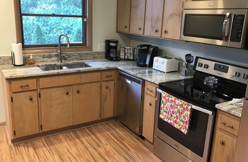 Burnsville House | Spectacular Views! Hot tub, Hiking, Waterfalls, Fishing