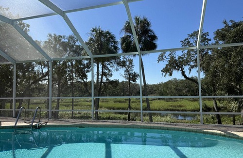 Old Homosassa House | Spectacular Waterfront Home! W/Pool, Dock, Kayaks,Canoe,Bikes! Quick to Gulf
