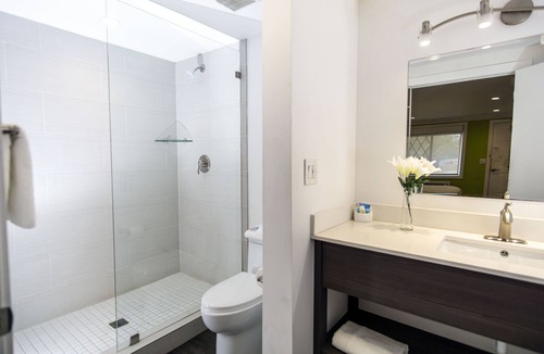 Naples Hotel | Spinnaker Inn of Naples