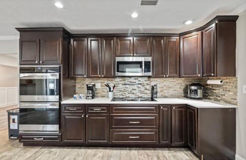 Southside House | Splash Haven - Team Joseph Ellen