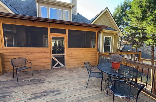 Braselton House | Splendidly peaceful, spacious 5-bedroom haven minutes away from hustle-bustle.