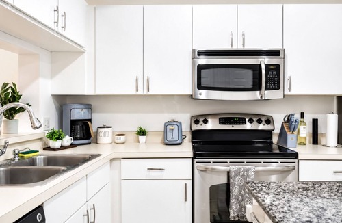 Sabal Harbour House | Sports & Beach Hub! 2BR/3-Beds Near IMG, Premier Campus & AMI!