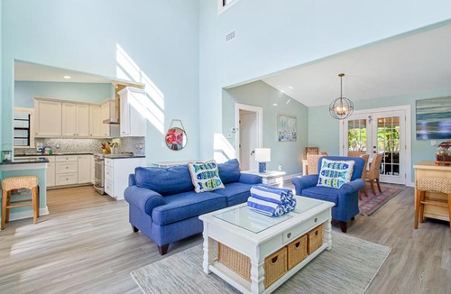 Anna Maria House | Spring has Arrived!