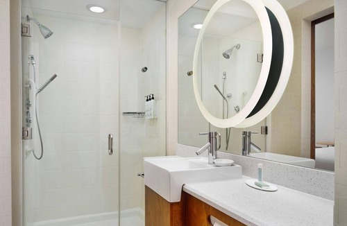 Moosic Hotel | SpringHill Scranton | King w/Sofa | Firepit Nights, Pool Time | 2 Units