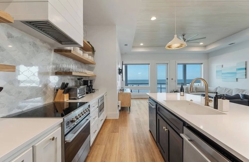 St. George Island House | St. George Island Pool, Hot Tub & Beach Access