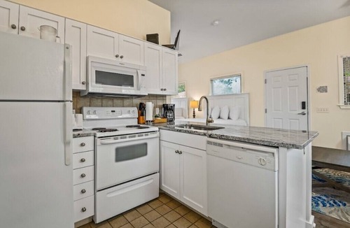 Carrabelle Villa | St James Bay golf - 1 Bedroom, Kitchen, Courtyard View