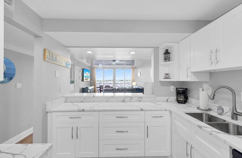 Meadows Condo | St. Johns Waterfront 4BR Penthouse Pool Dock Park