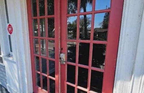 Historic Old Northeast Apartment | St Pete Studio 3 minutes to Pier!
