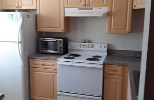 Pinellas Point Condo | St. Petersburg 2 bdrm/2 bath condo in a demand gated community