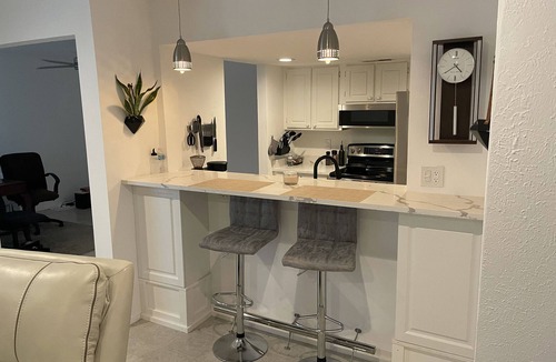 Bayview Condo | St Petersburg 3-bedroom condo steps from Bay, Pools, Hot Tub, Tennis Courts etc.