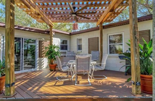 Fossil Park House | St. Petersburg Pool Home Oasis