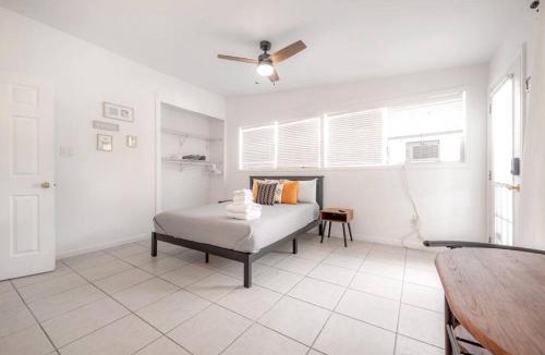 Tampa Apartment | Stadium Apartment w Area & Parking