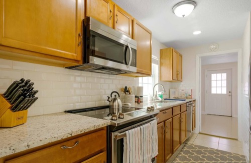 Sandalwood House | ~Star-Spangled Stay Sleeps 9 Mayo Clinic & Beach~