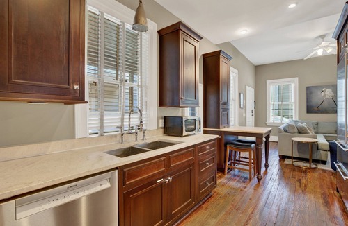 Historic Downtown Savannah House | Stately Savannah Home w/Saltwater Pool