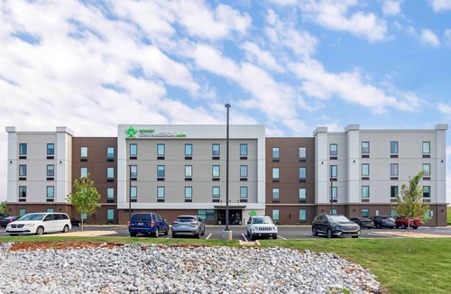 Asheville House | Stay Comfortably: 2 Spacious Rooms Kitchen Perfect for Family Extended Stays