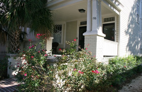 Cannonborough Elliotborough Apartment | Stay in Luxury. Eat, Shop W/Locals-King Street just 5 Blocks Away