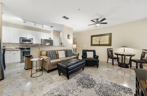 Carver City - Lincoln Gardens Condo | Stay in trendy MIDTOWN TAMPA!Close to everything including the airport!