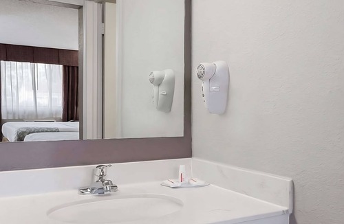 St. Augustine Hotel | Stay Next to Old Town! Lovely Unit for 4 Guests, Pool, Free Parking