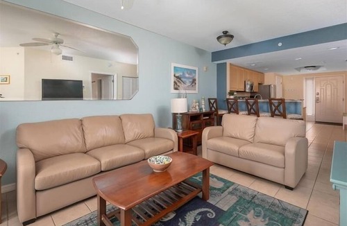 Treasure Island House | Stay, Relax & Soak Up the Sun