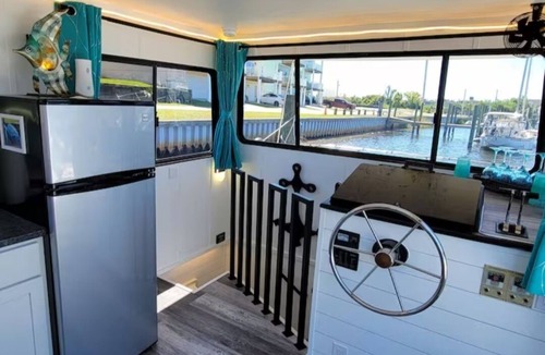 Panama City Boat Rental | 🛥Stay Where The Water Meets Relaxation!