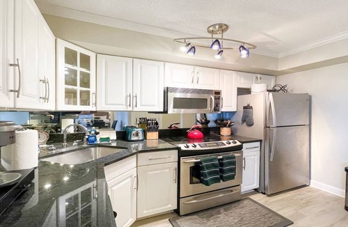 Downtown Atlanta Condo | StayATL | Peachtree Center Condo Dtown w Balcony