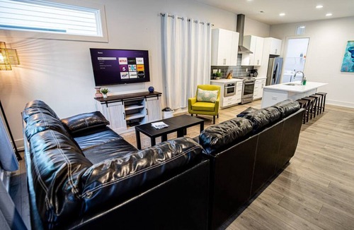 Sugar Creek House | Staycation! Fully Stocked Modern 4 Bedroom House