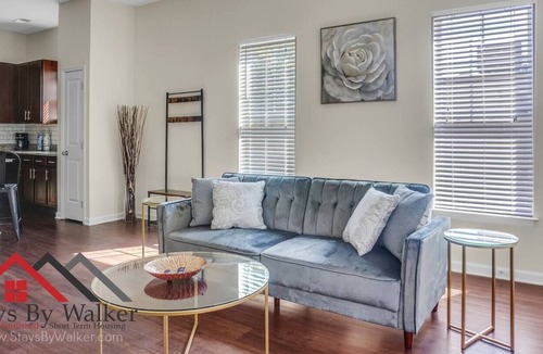Ashbrook - Clawson Village Condo | StaysByWalker Park Rd 1BR - King Bed/Parking