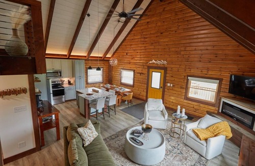 Davis Ski Chalet | Step Inside the Yellow Door – Your Mountain Chalet Escape Awaits