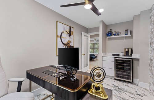 Lake Ridge Condo | Step into Absolute luxury, Smart Home- We welcome long stay
