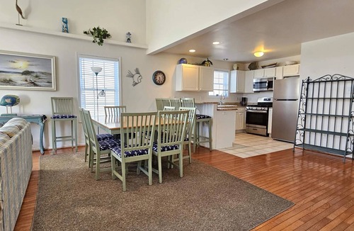 Wildwood House | STEPS FROM BOARDWALK: 5 Bedroom, 3 Bath Home in Wildwood. Perfect for Families!