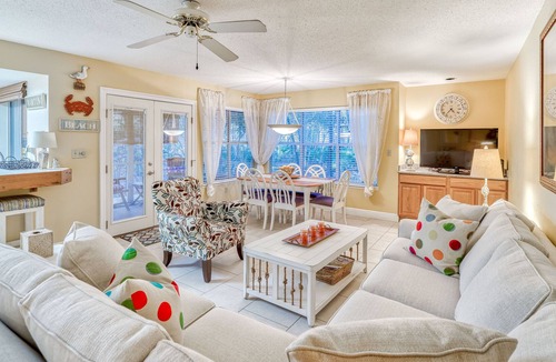 Gulf Pines Condo | Steps from Pool, screened porch, close walk to beach, self check-in