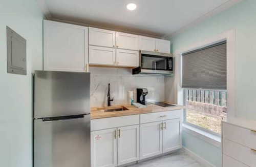 Bahama Beach Apartment | Steps from the Beach! Your PCB Cottage Awaits! - C
