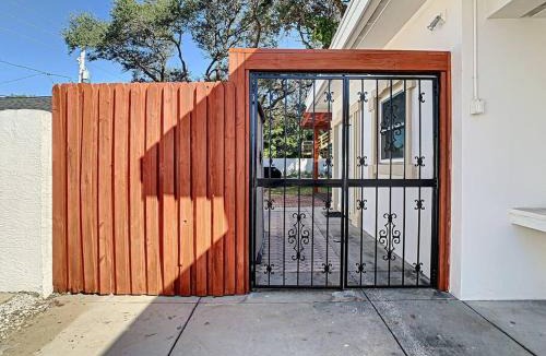 Indian Rocks Beach House | STEPS FROM THE BEACH, BEST LOCATION, 2 BDRM 2 BTH