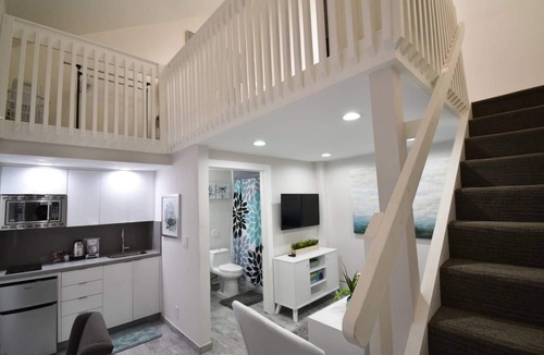 Hollywood Apartment | Steps from the ocean Trendy Loft UNIT # 6