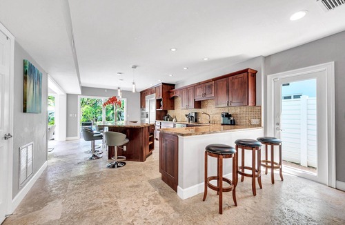 Birch Park Finger Streets House | Steps from the Beach | Heated Pool | Prime location | Game room | Salt Key | RESlDENCES