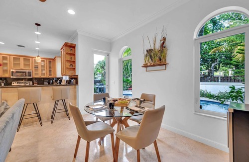 Birch Park Finger Streets House | Steps from the Beach | Heated Pool | Sun Key| Game room | RESlDENCES