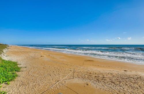 Palm Coast House | Steps to Beach: Palm Coast Escape w/Resort Perks!