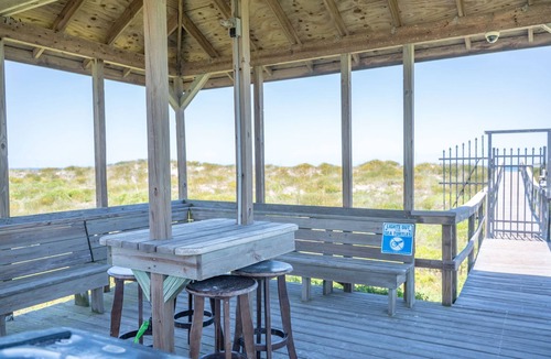 Surfcrest Village House | Steps to beach & restuarants and Pet Friendly!