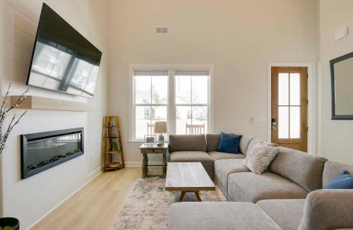 Greenwood House | Steps to Marina! Lake Greenwood Home w/Patios