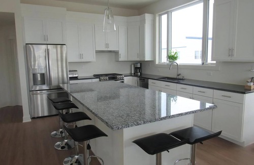 Harvey Cedars House | STEPS TO OCEAN 6 Bedroom House w/elevator