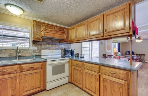 Cherokee House | Steps to Pickwick Lake! Home w/Sunrooms & Views
