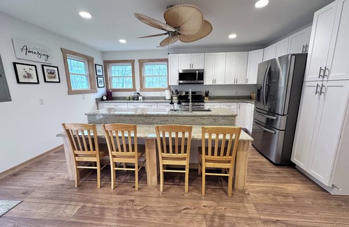 Todd House | STEPS TO RIVER mountain view peaceful 3BR + loft house in Todd with WiFi and AC