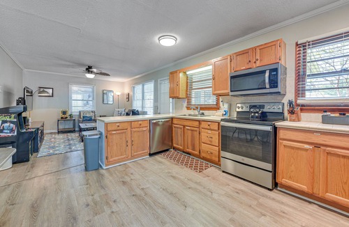 Crescent Beach Cottage | Steps to Sea! Family Getaway in North Myrtle Beach