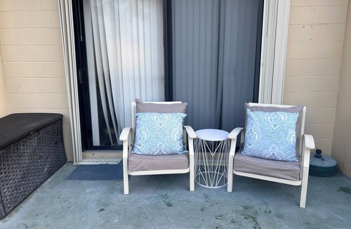 Seabreeze Park Condo | Steps to the beach! Incredible value for family vacations! Sleeps 6